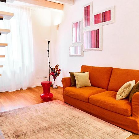 Riverside Loft Navigli - Spacious Two-Bedroom Apartment Milano Esterno foto