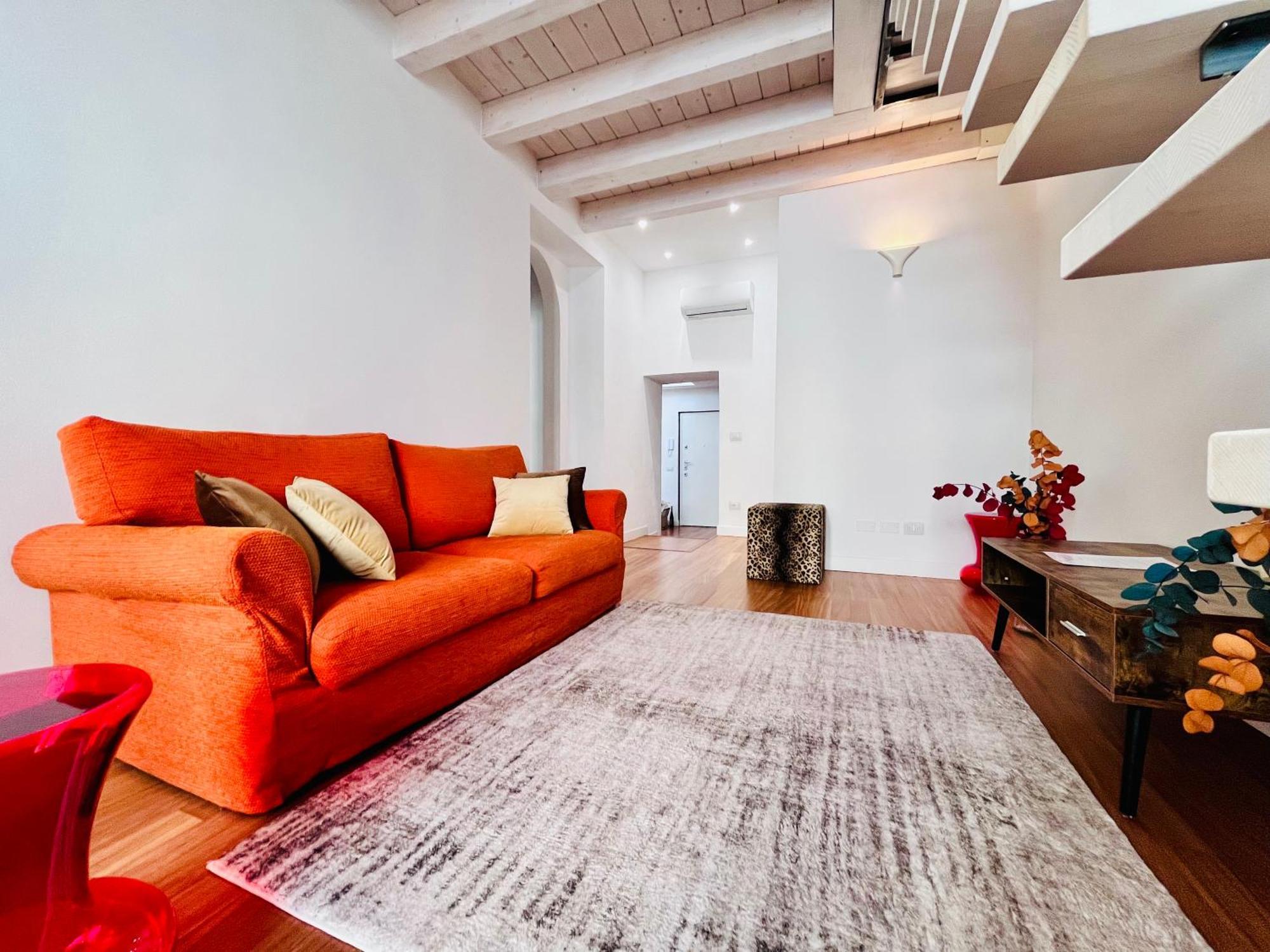 Riverside Loft Navigli - Spacious Two-Bedroom Apartment Milano Esterno foto