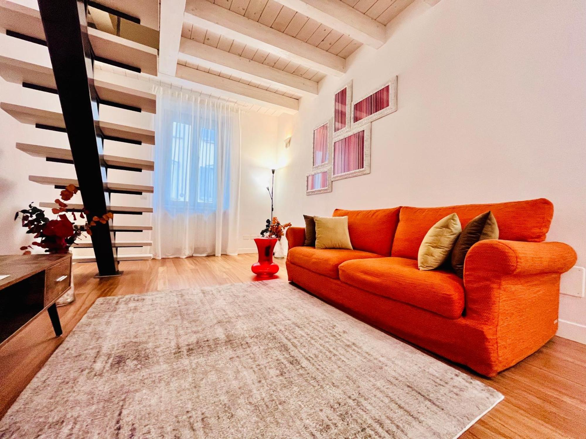 Riverside Loft Navigli - Spacious Two-Bedroom Apartment Milano Esterno foto