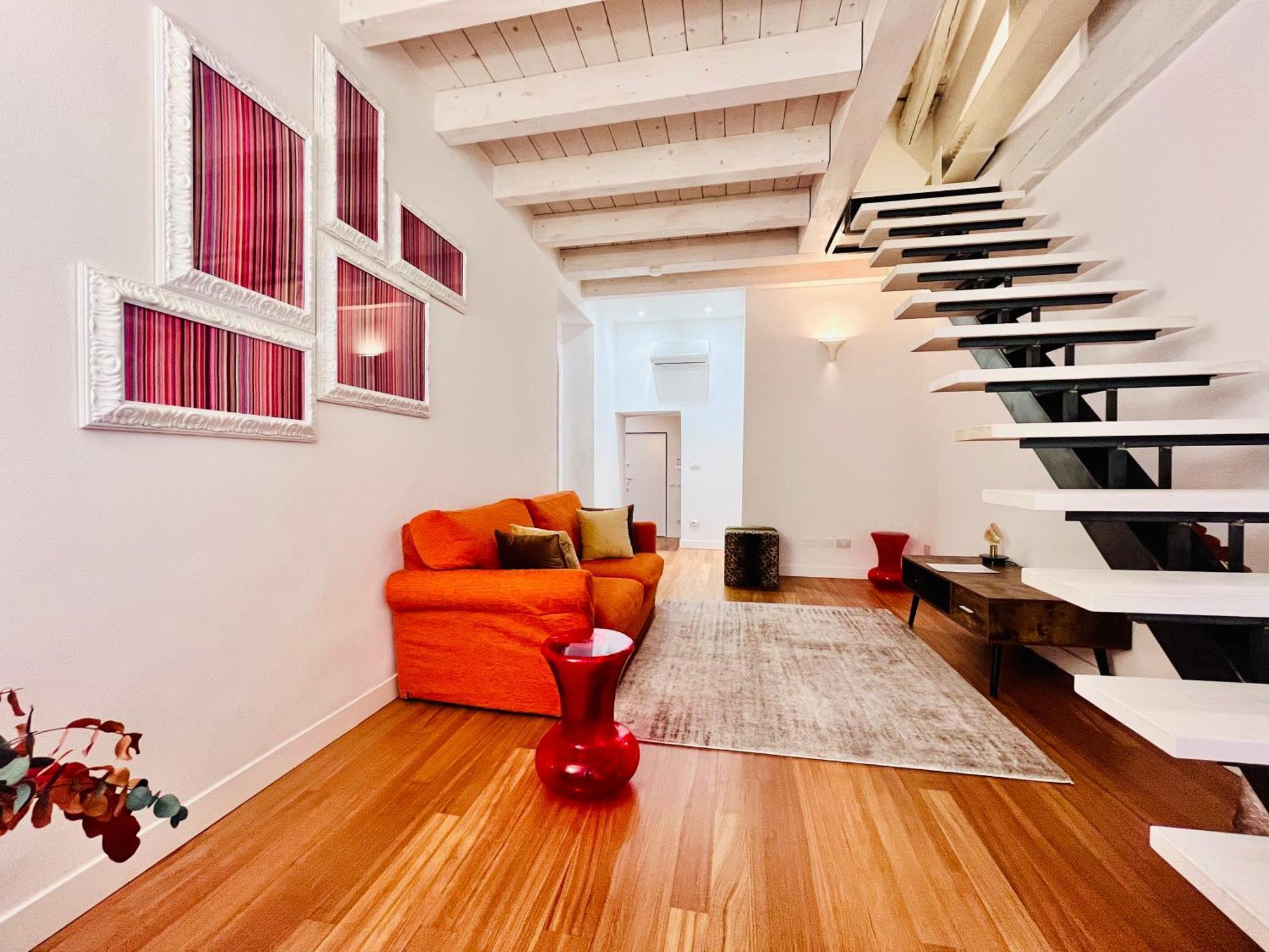 Riverside Loft Navigli - Spacious Two-Bedroom Apartment Milano Esterno foto