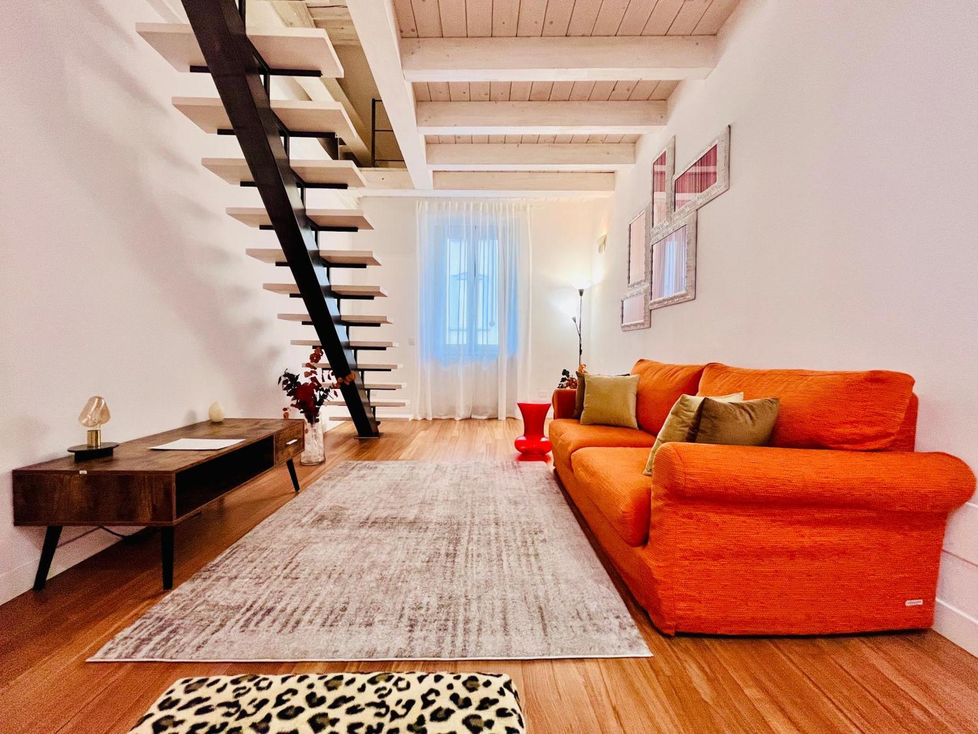 Riverside Loft Navigli - Spacious Two-Bedroom Apartment Milano Esterno foto