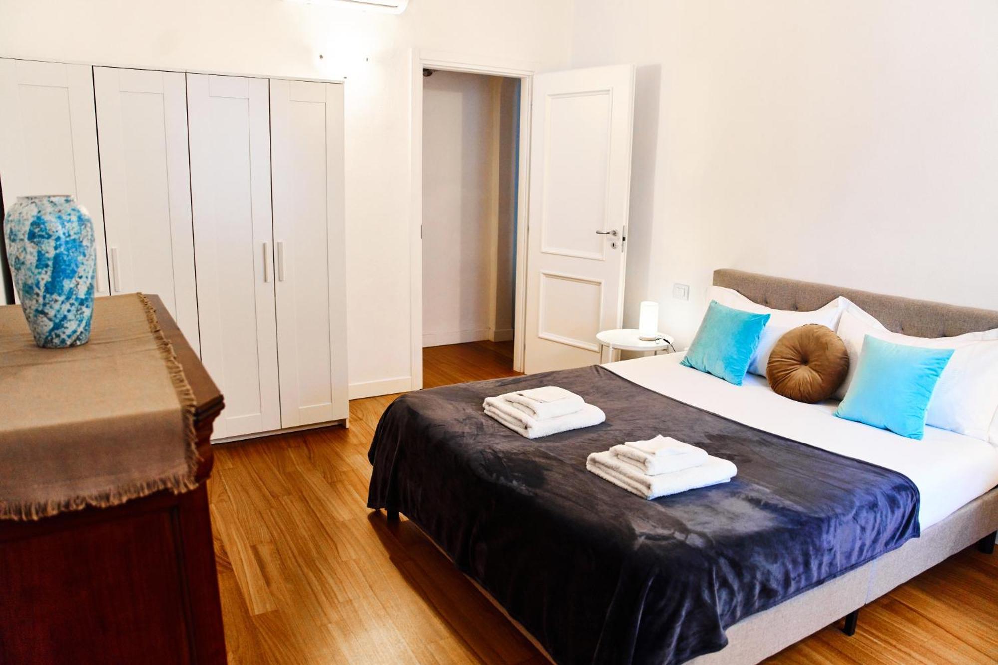 Riverside Loft Navigli - Spacious Two-Bedroom Apartment Milano Esterno foto