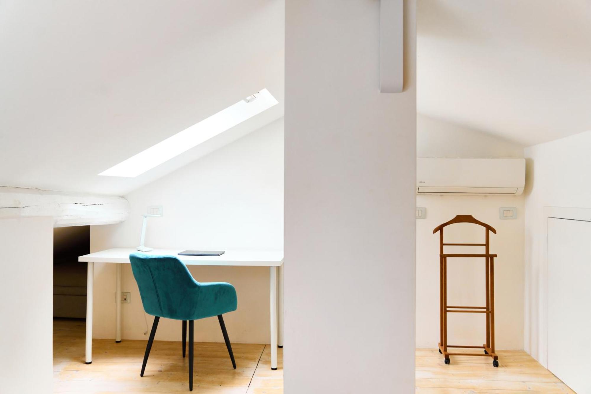 Riverside Loft Navigli - Spacious Two-Bedroom Apartment Milano Esterno foto