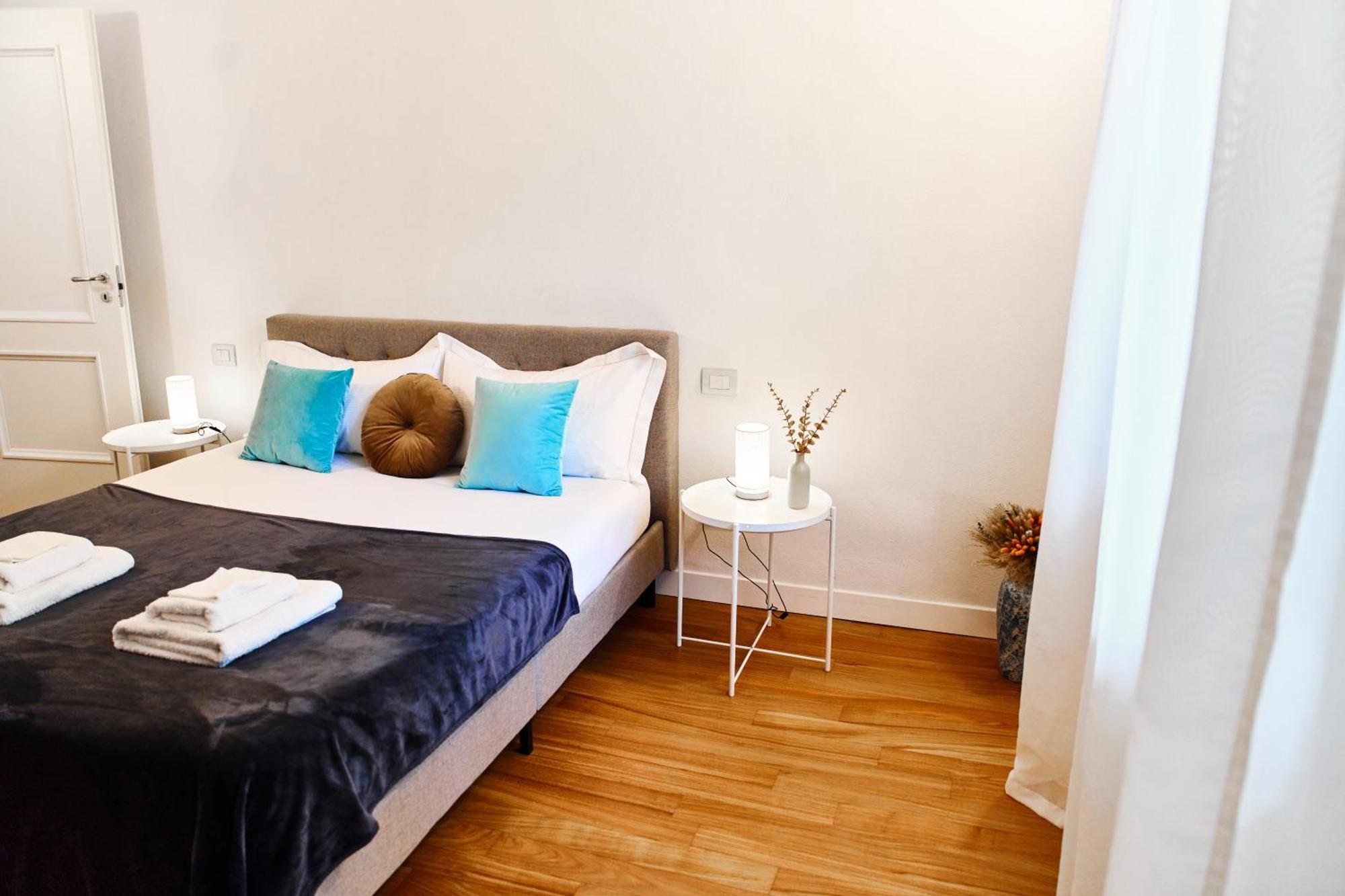 Riverside Loft Navigli - Spacious Two-Bedroom Apartment Milano Esterno foto